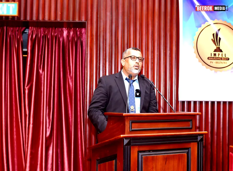 Anas Sir delivering an address
